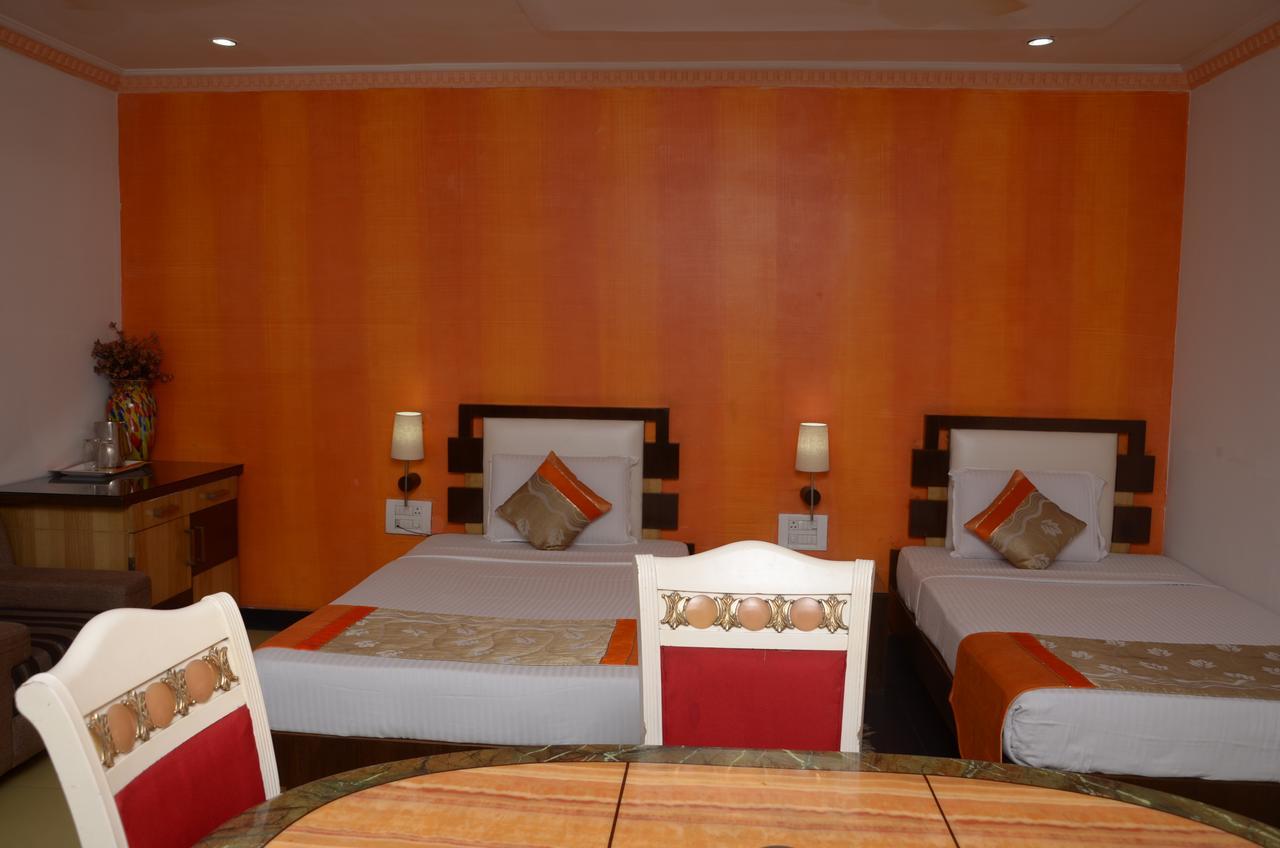 Hotel Rahul Deluxe Нагпур Екстериор снимка